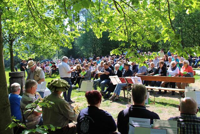 Vor dem Gottesdienst.