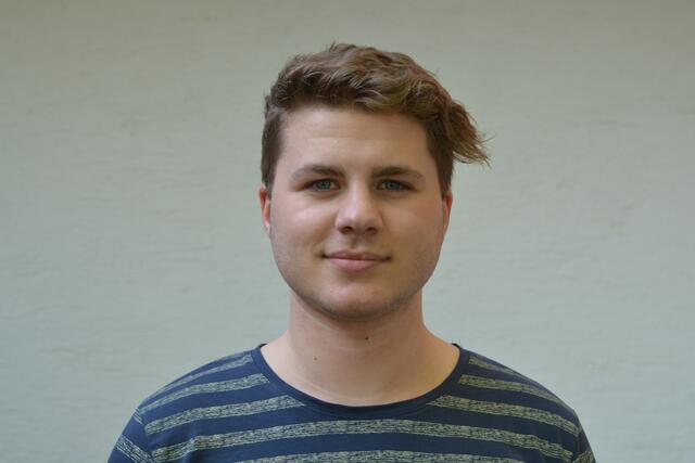 Dominik Zimmermann bleibt dem EHC auch weiterhin treu.