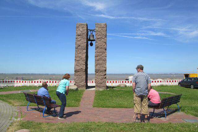 „Der Friesendom“, eine Skulptur an der Edo-Wiemken-Straße in Dangast von Eckart Grenzer (Oldenburg, 2004).