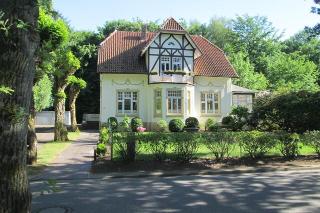 Gepflegtes Anwesen mit Ferienwohnung Unter den Eichen.