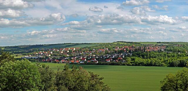 Pfingstsonntagspanorama der Stadt Nebra von der "Schönen Aussicht" in Vitzenburg aufgenommen !