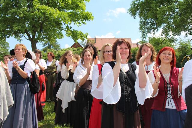 Beifall für die Königsriege.