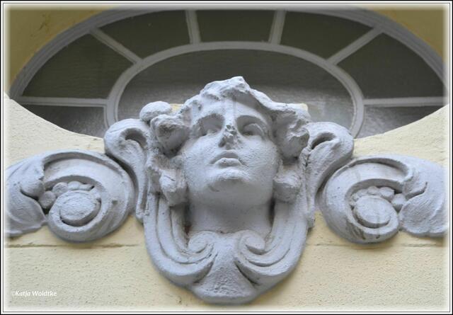 Fassadenschmuck in der Nordstadt Hannover (Am Kleinen Felde) (Foto: Katja Woidtke)