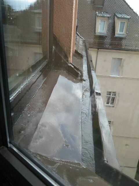kurz danach alles abgewaschen und der Himmel spiegelt sich