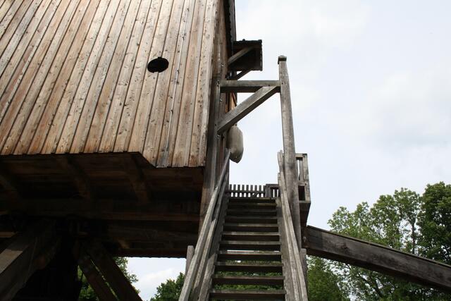 wie früher... ein Zugang zum Mühlengebäude ist nur über eine Treppe möglich