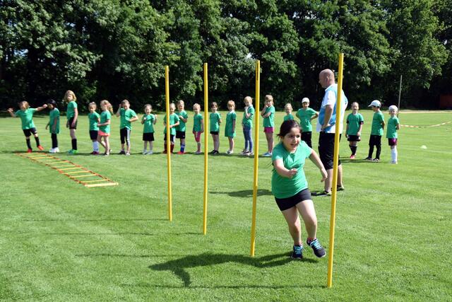 Die Kleinsten beim Tag des Mädchenfußballs