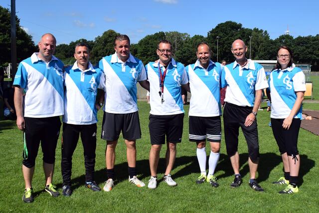 ein Super-Team....die Trainer des TSV Godshorn am Tag des Mädchenfußballs