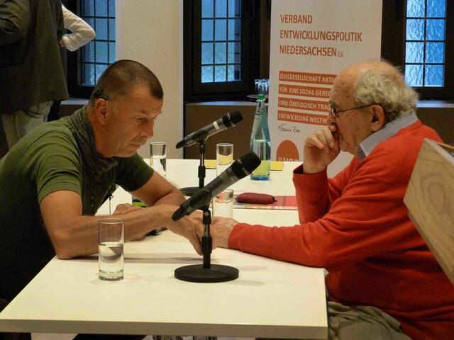 nachfragen an Denis Goldberg