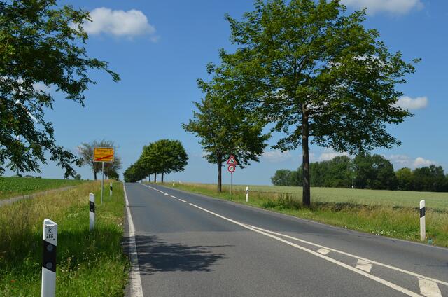 Am Ende von Ingeln-Oesselse beginnt die Kreisstraße K 266