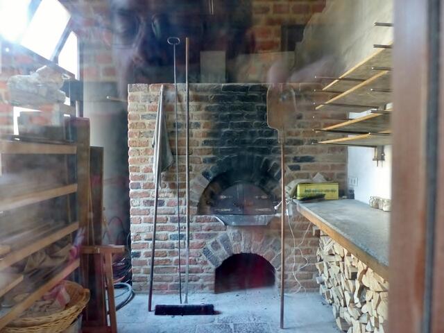 der Backofen wird an Wochenenden in Betrieb genommen