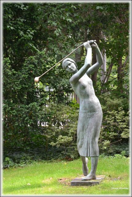 Stadtpark Hannover - "Golfspielerin" von Karl Constantin Stark aus dem Jahr 1935 (Foto: Katja Woidtke)