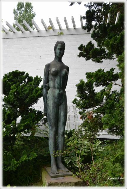 Stadtpark Hannover - "Sinnende" von Friedrich Adolf Sötebier aus dem Jahr 1957  (Foto: Katja Woidtke)