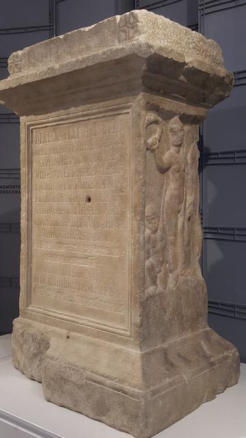 Siegesaltar mit Weiheinschrift für die Göttin Victoria 11.September 260 n.Chr.