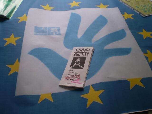 BAKI-Faltblatt zum Weltlehrerkongress 2007 auf dem BAKI-Plakat mit dem Europa-Zeichen 2017 aus Bremen