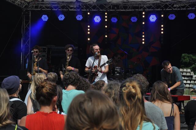 Impressionen vom SNNTG FESTIVAL - SNNTG ist Musik, SNNTG ist Kunst, SNNTG ist Kultur.