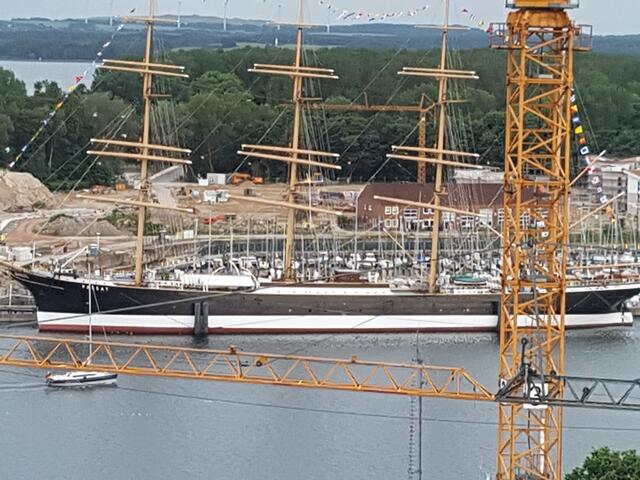 Die Passat---eines der ältesten Segelschulschiffe ! Die Passat ist so lang wie das Maritim hoch ist !
