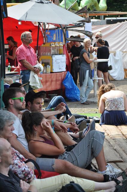 Impressionen vom SNNTG FESTIVAL - SNNTG ist Musik, SNNTG ist Kunst, SNNTG ist Kultur.