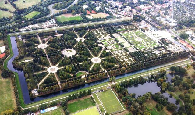 Die Kutsche hat das Ziel erreicht, den Großen Garten von Herrenhausen. | Foto: Fabian Wolter