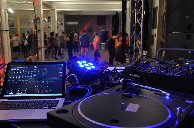 Impressionen vom SNNTG FESTIVAL - SNNTG ist Musik, SNNTG ist Kunst, SNNTG ist Kultur.