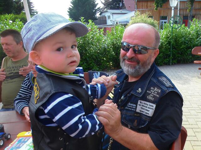. . , auch der Trikernachwuchs nahm an dem Treffen teil . . .
