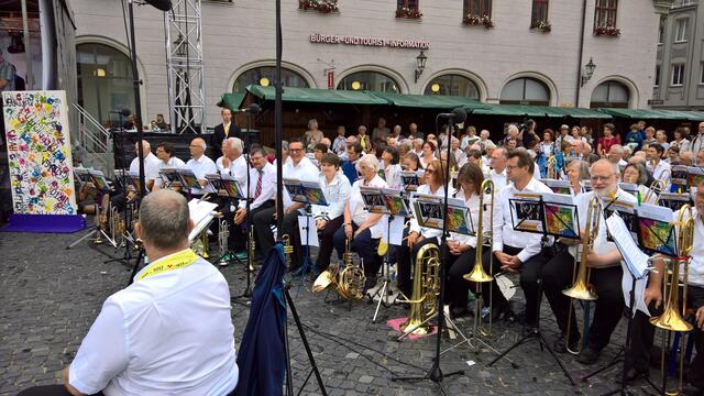 Posaunenchor-Bläser aus dem ganzen Dekanat musizierten beim Fernsehgottesdienst unter Leitung von Bezirkschorleiter Otto Kramer
