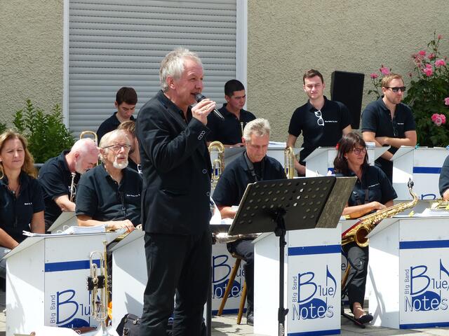 Big-Band "Blue Notes" der Sing- und Musikschule Neusäß unter der Leitung von Achim Binanzer