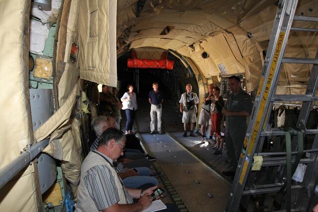 Laderaum der Transall | Foto: Pressephoto OStfw. Lenke/Penzing