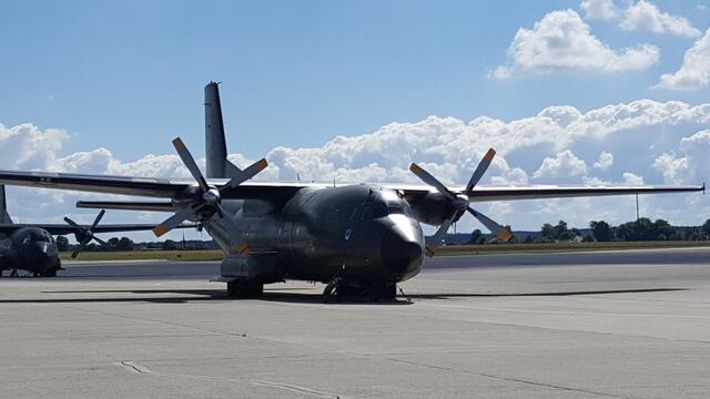 weitere Transall Maschinen am Rollfeld