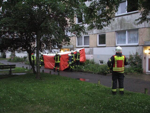 Sprungtuch ist in Stellung gebracht worden.