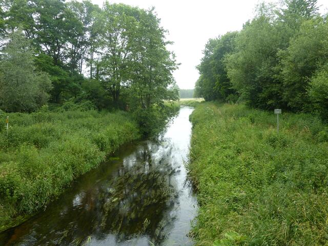 Die Erpe an der Mühlenstraße (Einfahrt an der Dahlwitzer Landstraße)