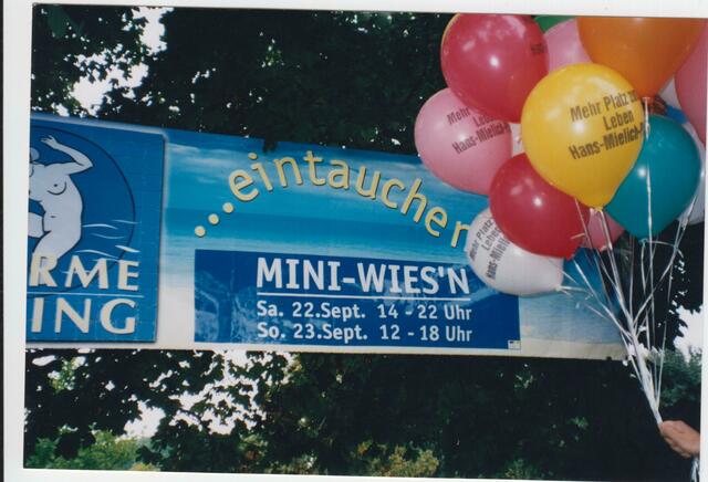 Mit der "Mini-Wies´n der besonderen Art" belebte die BI den öden Candidplatz