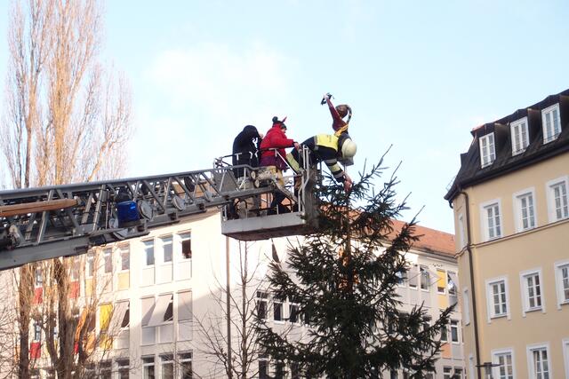 Am 9.12.2017 wird es wieder ein gemeinsames Schmücken mit der Feuerwehr und unseren Engeln geben. Mehr: www.mehrplatzzumleben.de