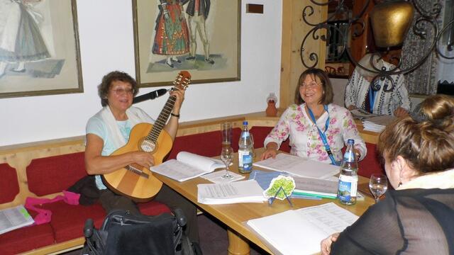 Singen macht froh und lustig