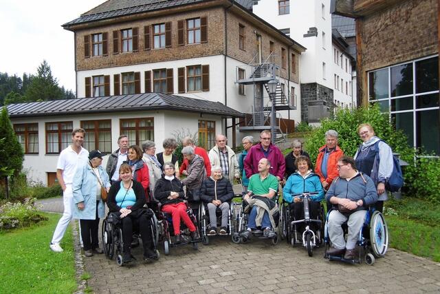 Gruppenbild mit OA Dr. Arno Schöne