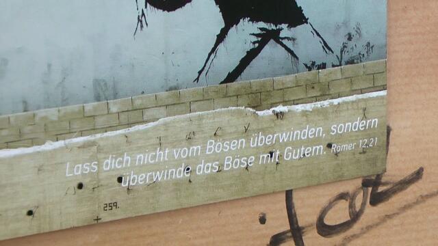 "Lass dich nicht vom Bösen überwinden, sondern überwinde das Böse mit Gutem" (Römer 12,21)