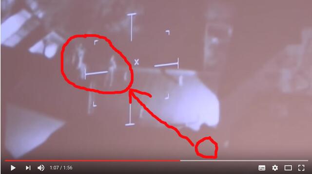 Die Täter vom Dach auf dem Rückzug. Unwahrscheinlich, dass sie die Beweise (die gefährlichen "Gehwegplatten") mitgenommen haben. Hat es sie je gegeben? Polizei hat nichts gefunden ... (Screenshot / Youtube)
