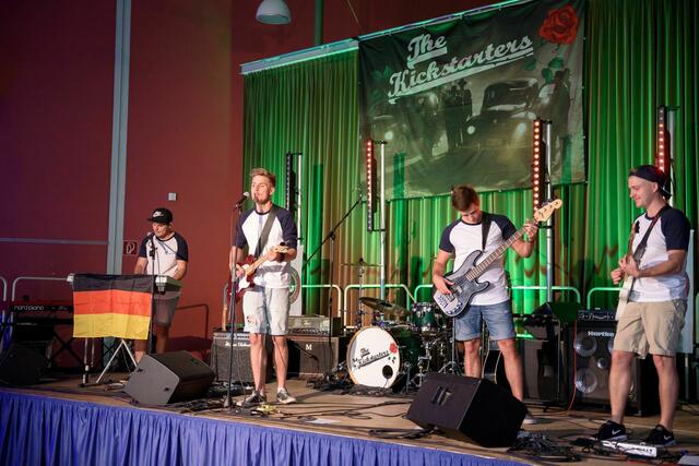 Die Fantastischen Bier heizten die Stimmung als Vorband sehr gut an. | Foto: Marius Klemm