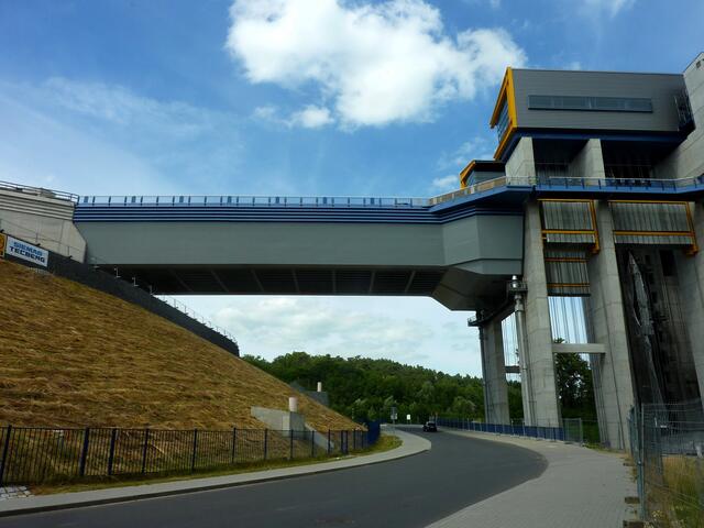Das neue Schiffshebewerk ist noch im Bau.
