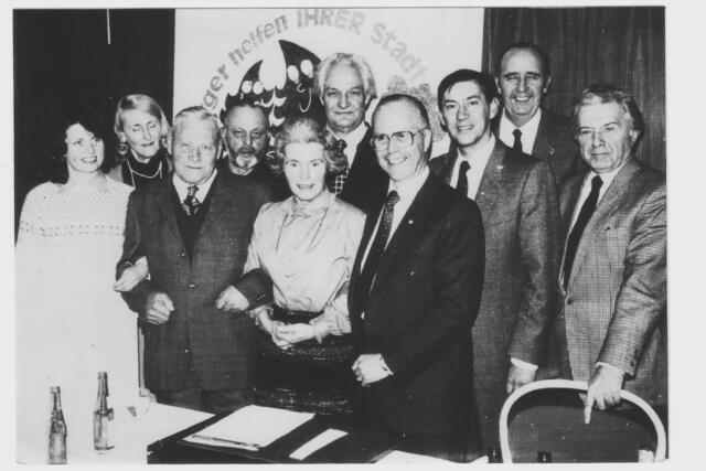 Vorstand der BI im 1981
v.l.n.r.: Renate Dittmar(Schriftführerin), Frau Baumann (Beirat), der neue 1. Vorsitzende Wilhelm Rögener, Herr Hartkorn (Beirat), Lotti Winter (Beirat), Herbert Rudolphi (2. Vors.), Helmut Lindenberg (Beirat), Wolfgang Schubert (Schatzmeister) und  Herr Garbe (Beirat). | Foto: BI Bad Lauterberg