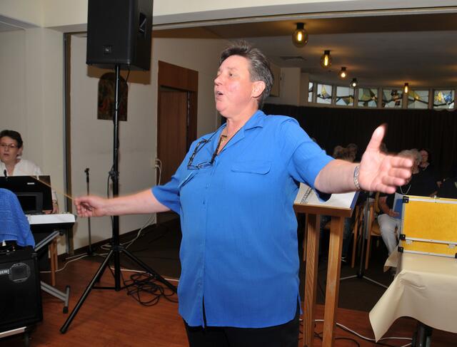 "Freude am Singen": Heimleiterin Martine Pfennig leitet auch den hauseigenen Chor.