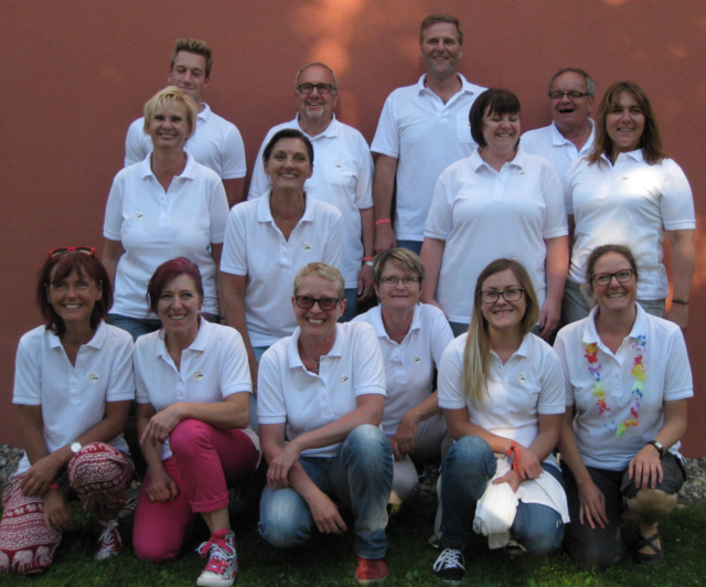 Gute Laune bis zuletzt - am Abend nach dem Aufräumen für das Familienfest - zeigte das starke AWO Team. | Foto: Otto Müller