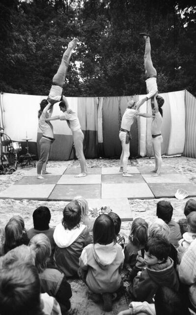 Akrobaten beim Sommerfest des Spielparks Döhren 1987