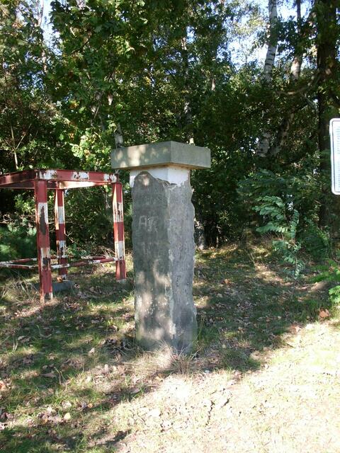 Gaußstein auf dem Osterberg (Nienburg) von 1833 Peilpunkt vom Deister (Bröhn) aus | Foto: Winfried Gehrke