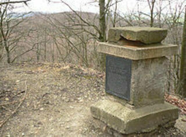 Gaußstein auf dem Lichtenberg (Salzgitter) | Foto: Winfried Gehrke