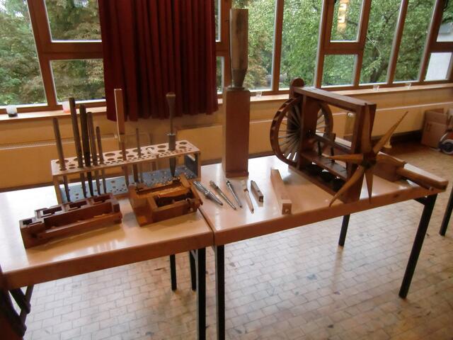 Utensilien für die Orgelsäuberung und Stimmung