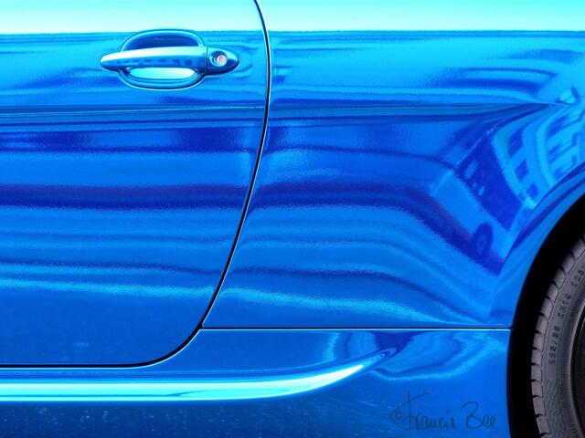 BMW mit Folie, Originalfarbe: schwarz