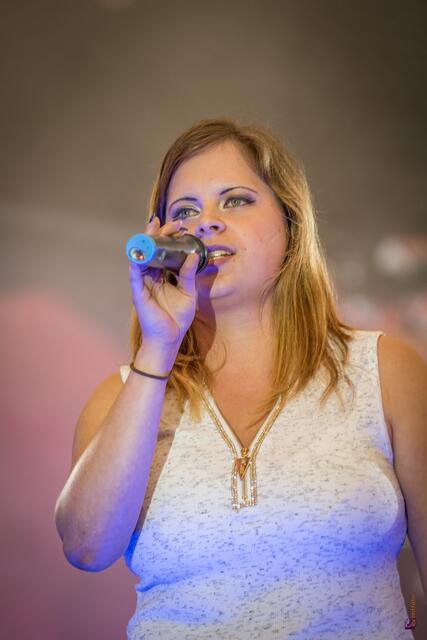 Schlagertage meets Friedberger Volksfest 2017 - Die Gewinnerin des Schlagerwettbewerbs, Stephanie Felber wird bei den Schlagertagen Friedberg 2018 auf der Bühne sein