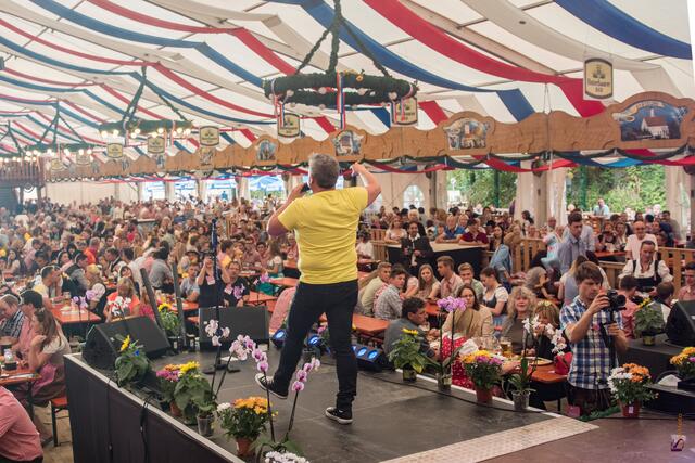 Schlagertage meets Friedberger Volksfest 2017 - Stimmungsmotor Günther Sturm bringt Leben in die Bude