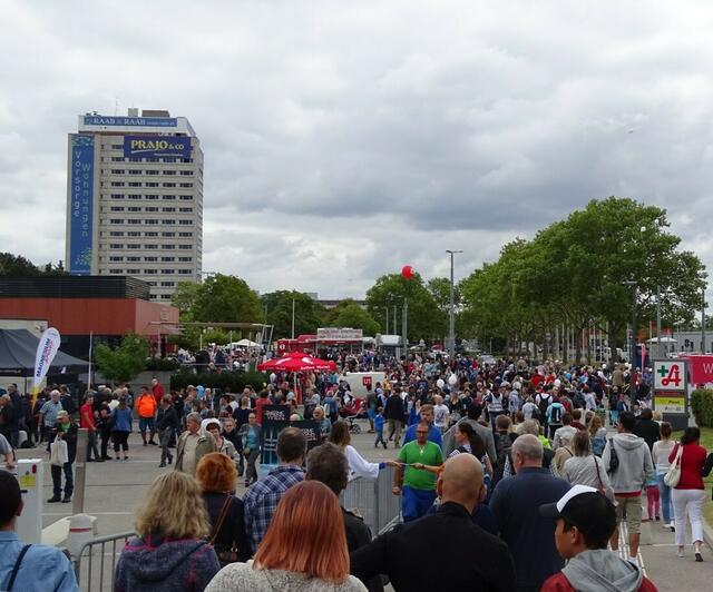 2. September 2017 - Feierliche Eröffnung der Verlängerung der Wiener U-Bahn-Linie U1: Zu jedem Fest der Wiener Verkehrsbetriebe kommt die ganze Stadt.
