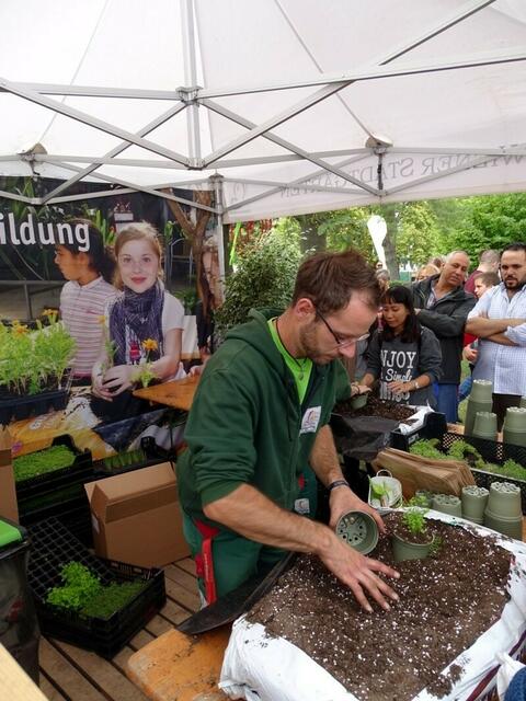 2. September 2017 - Feierliche Eröffnung der Verlängerung der Wiener U-Bahn-Linie U1: Stand des Wiener Gartenbauamtes.